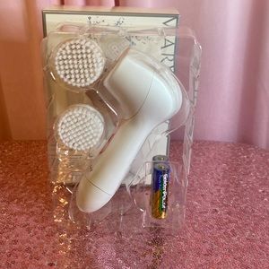 Mary Kay Skinvigorate cleansing brush